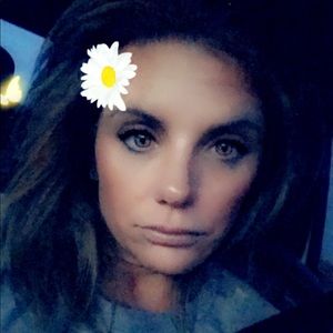 Meet your Posher, Leanna